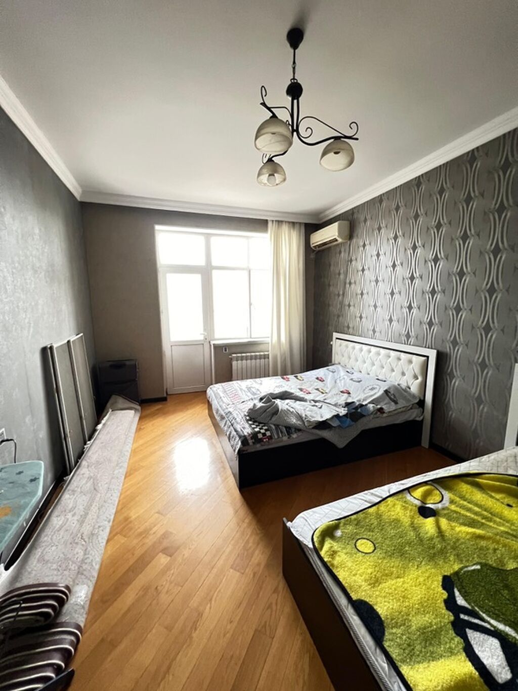 3 otaqlı, Yeni tikili, m. Elmlər Akademiyası, 147 kv. m