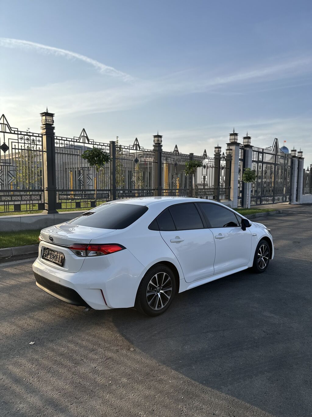 Toyota Corolla: 2023 г., 1.8 л, Автомат, Гибрид, Седан: фото 5
