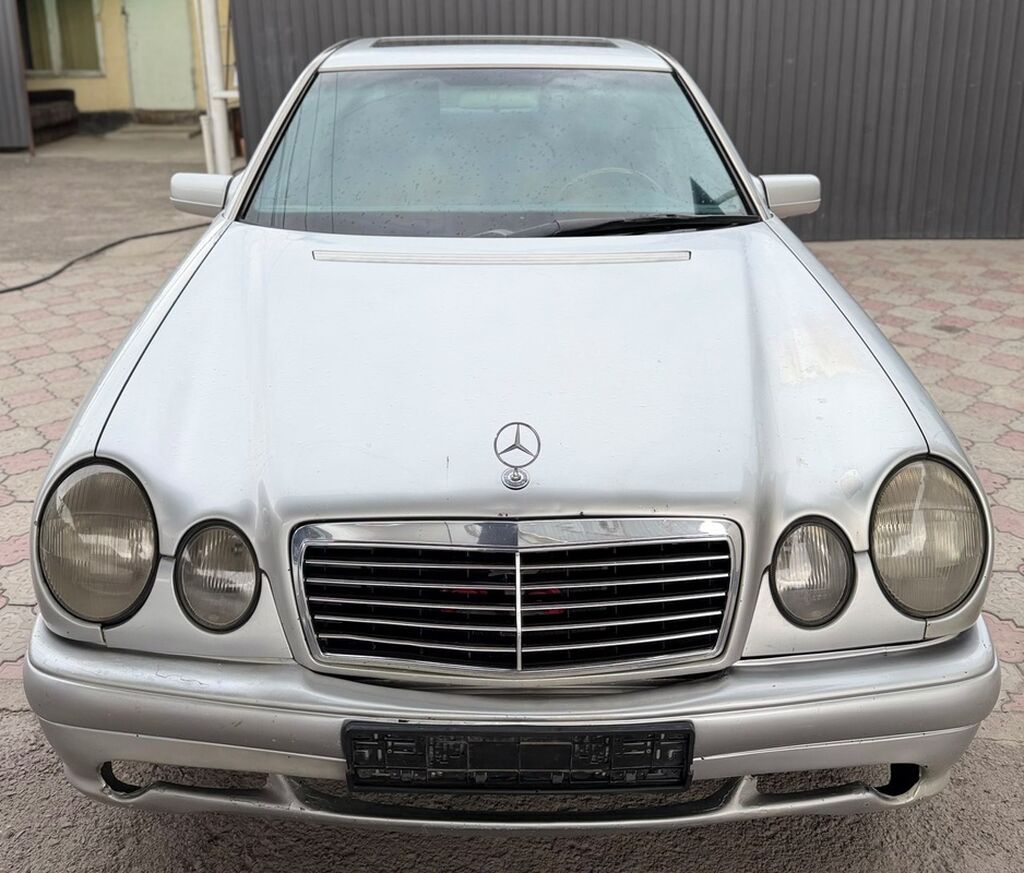 Mercedes-Benz E-Class: 1998 г., 2 л, Механика, Газ, Седан: фото 3