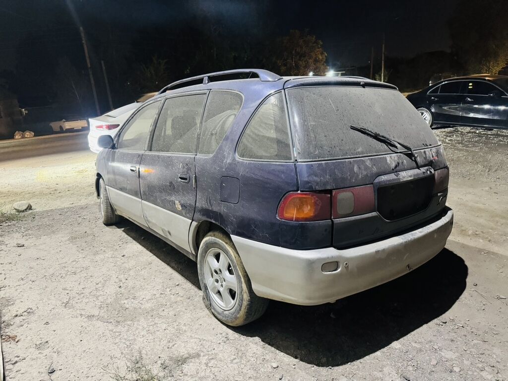 Toyota Ipsum: 1998 г., 2 л, Автомат, Бензин, Минивэн: фото 4