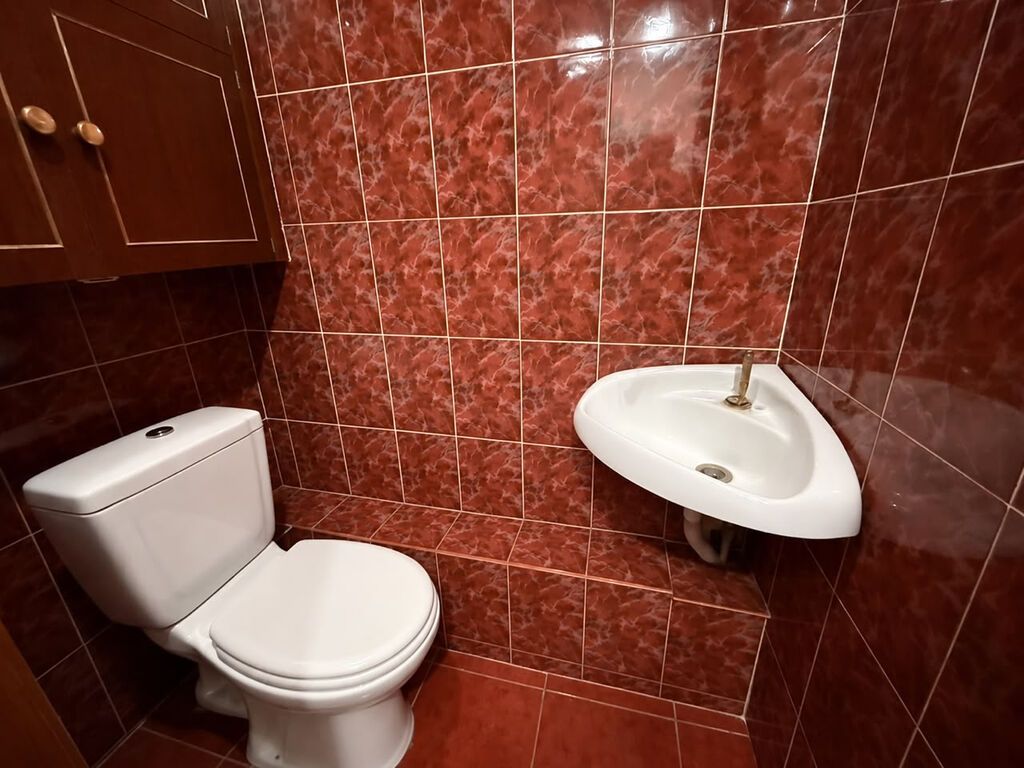 3 комнаты, 65 м², ул. Боконбаева / Гоголя 105 серия, 9 этаж, Старый ремонт: фото 8