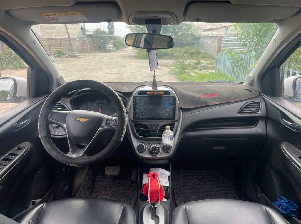 Chevrolet Spark: 2016 г., 1 л, Автомат, Бензин, Хэтчбэк: фото 3