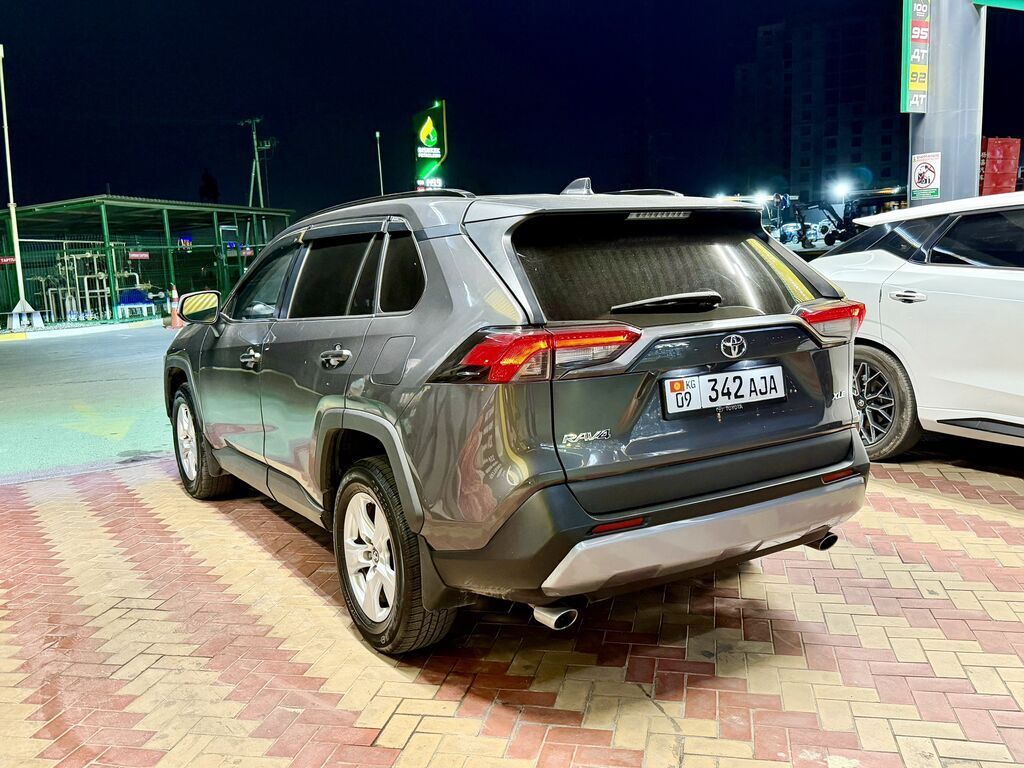 Toyota RAV4: 2019 г., 2.5 л, Бензин, Кроссовер: фото 5