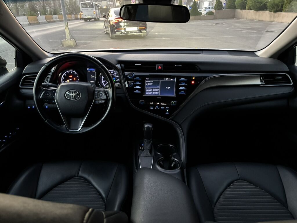 Toyota Camry: 2019 г., 2.5 л, Автомат, Бензин, Седан: фото 6