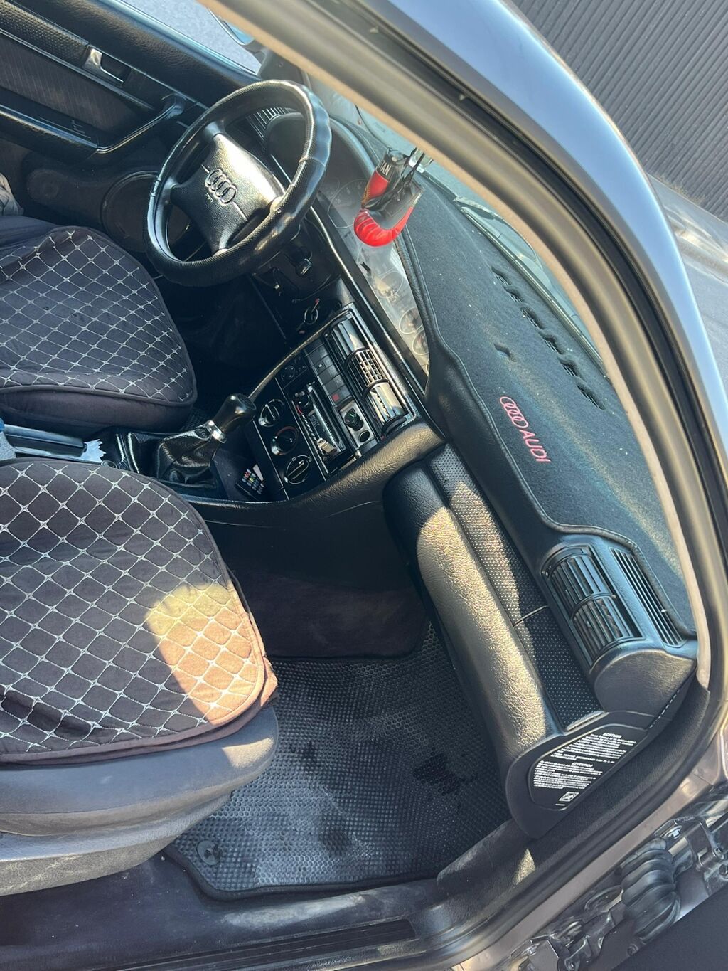 Audi A6: 1995 г., 2 л, Механика, Седан: фото 3