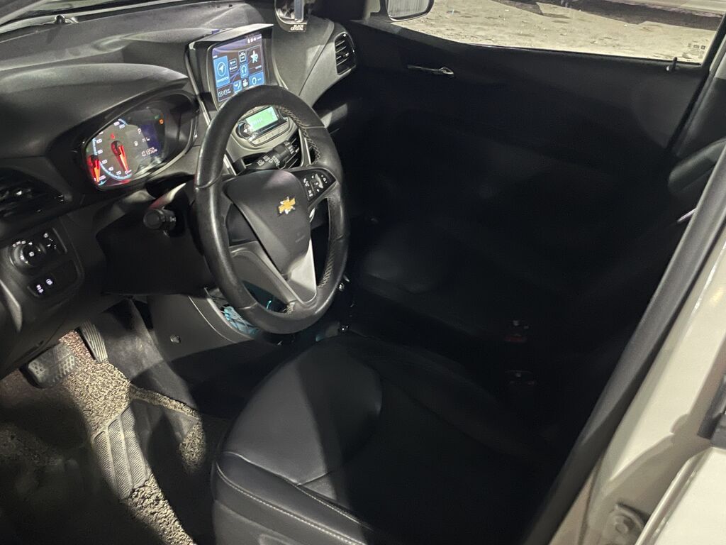 Chevrolet Spark: 2018 г., 1 л, Автомат, Бензин, Седан: фото 7