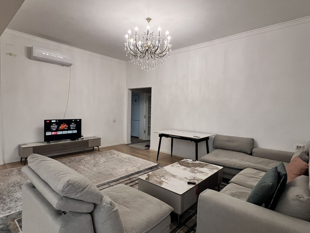 3 комнаты, 100 м², Элитка, 8 этаж: фото 1