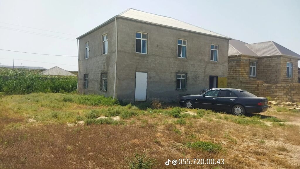 4 otaqlı, 200 kv. m, Orta təmir