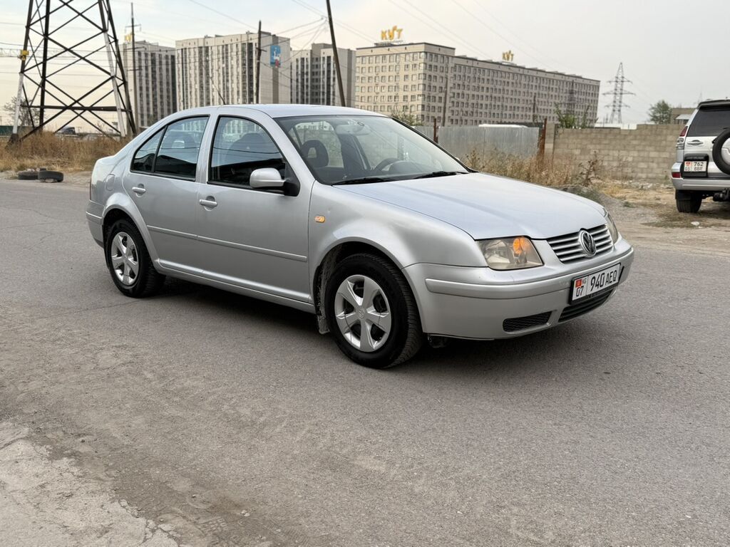 Volkswagen Bora: 2002 г., 1.6 л, Автомат, Бензин, Седан: фото 1