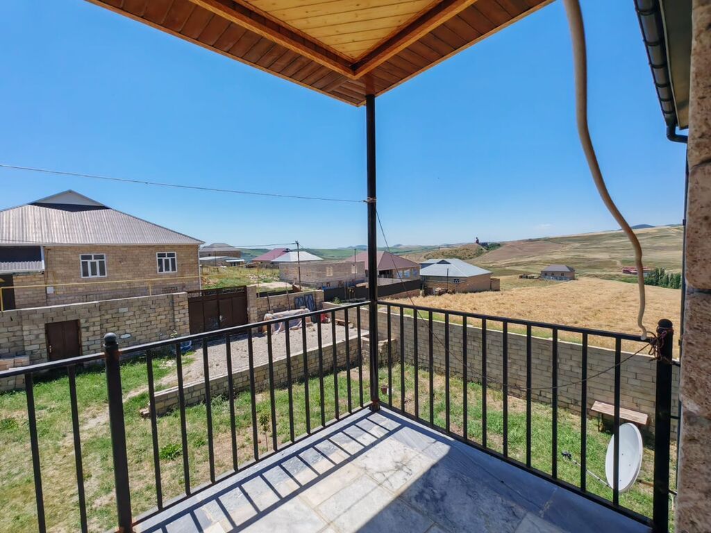 5 otaqlı, 273 kv. m, Yeni təmirli