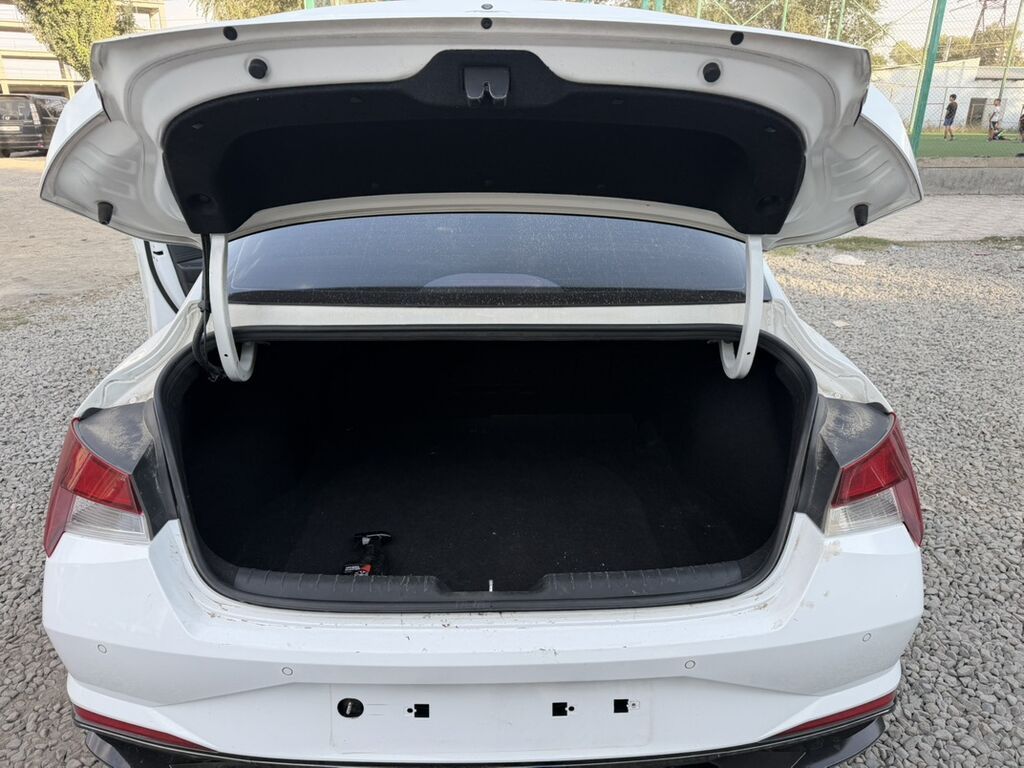 Hyundai Avante: 2020 г., 1.6 л, Бензин, Седан: фото 3