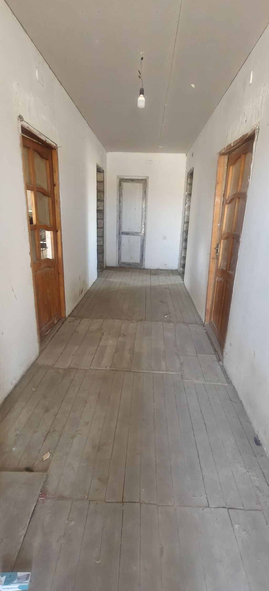 5 otaqlı, 150 kv. m, Təmirsiz