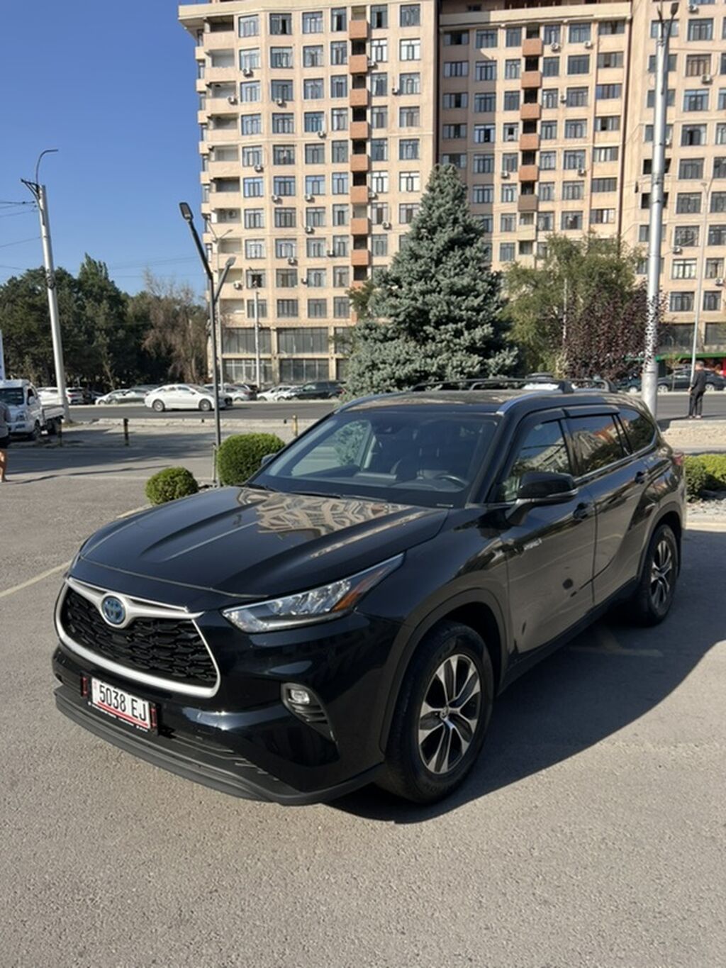 Toyota Highlander: 2020 г., 2.5 л, Автомат, Гибрид, Кроссовер: фото 1