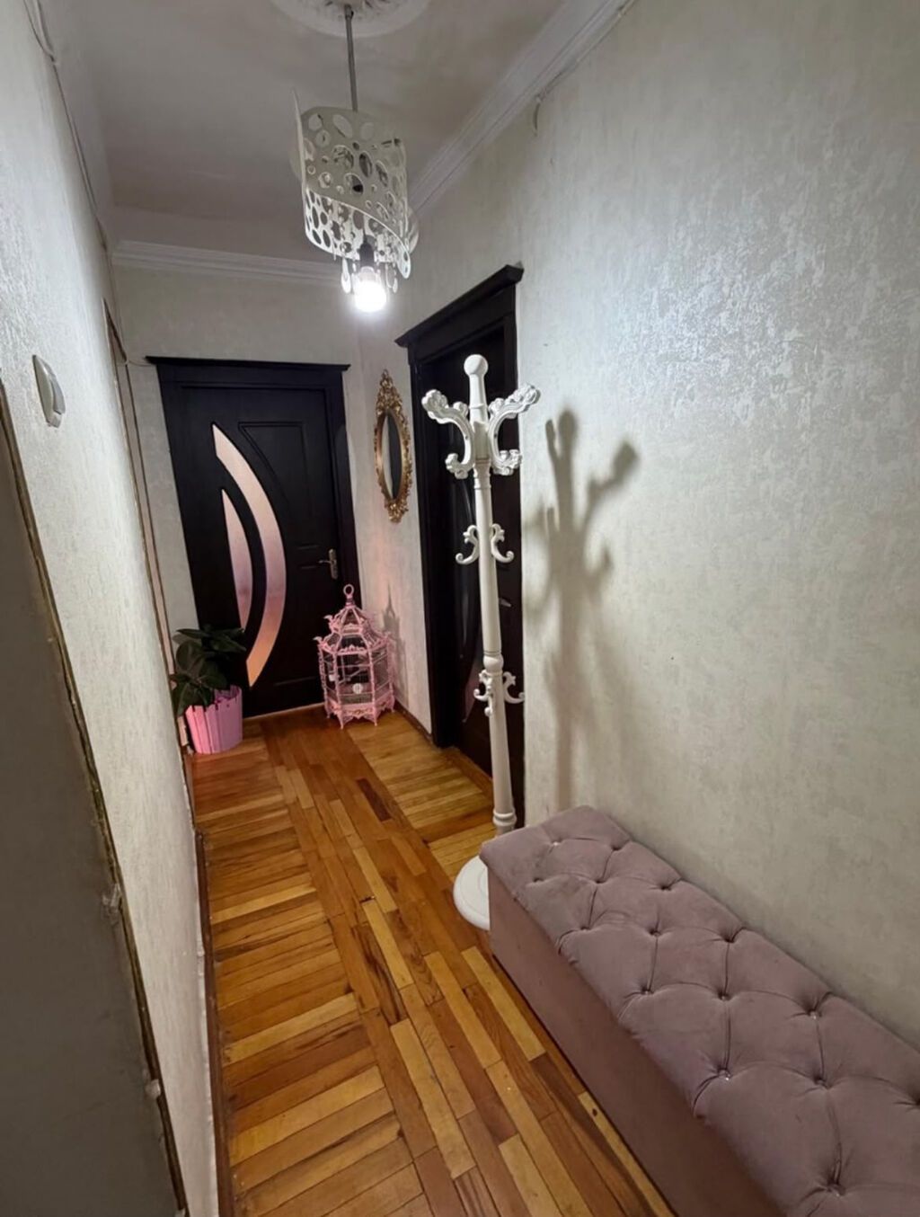 Bakı, 3 otaqlı, Köhnə tikili, m. Elmlər Akademiyası, 80 kv. m