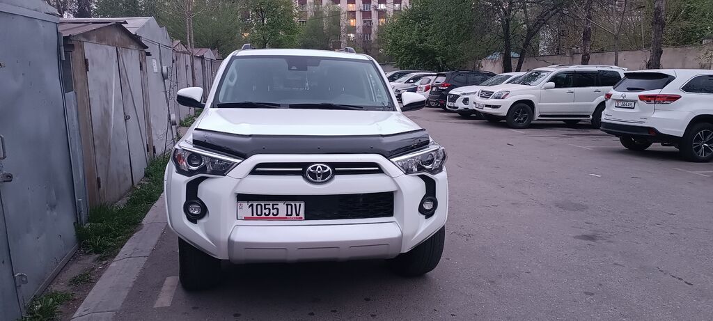 Toyota 4Runner: 2022 г., 4 л, Автомат, Бензин, Внедорожник: фото 5