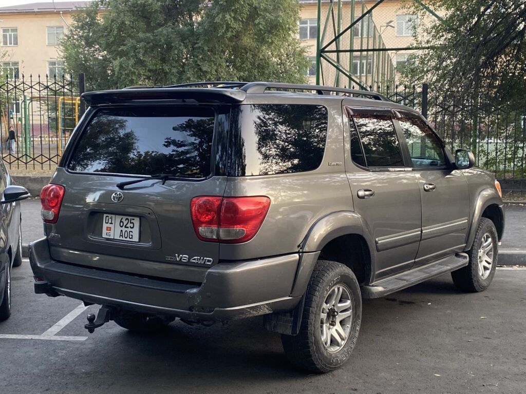 Toyota Sequoia: 2005 г., 4.7 л, Автомат, Бензин, Внедорожник: фото 2