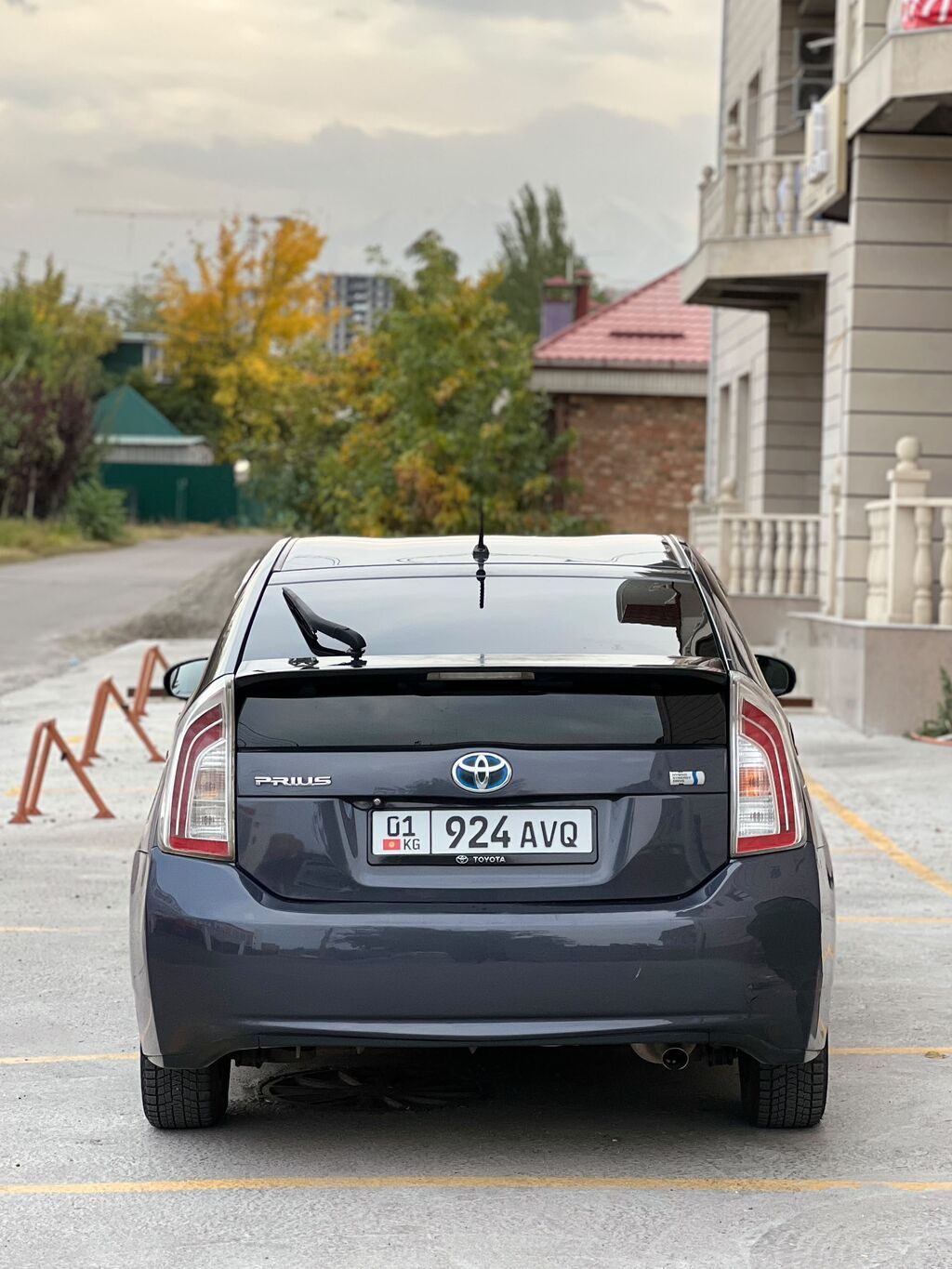 Toyota Prius: 2013 г., 1.8 л, Вариатор, Гибрид, Лифтбек: фото 4