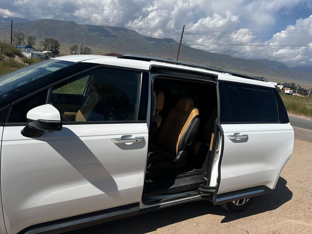 Kia Carnival: 2021 г., 2.2 л, Автомат, Дизель, Минивэн: фото 2