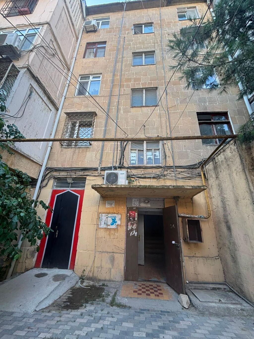 Bakı, 3 otaqlı, Köhnə tikili, 61 kv. m