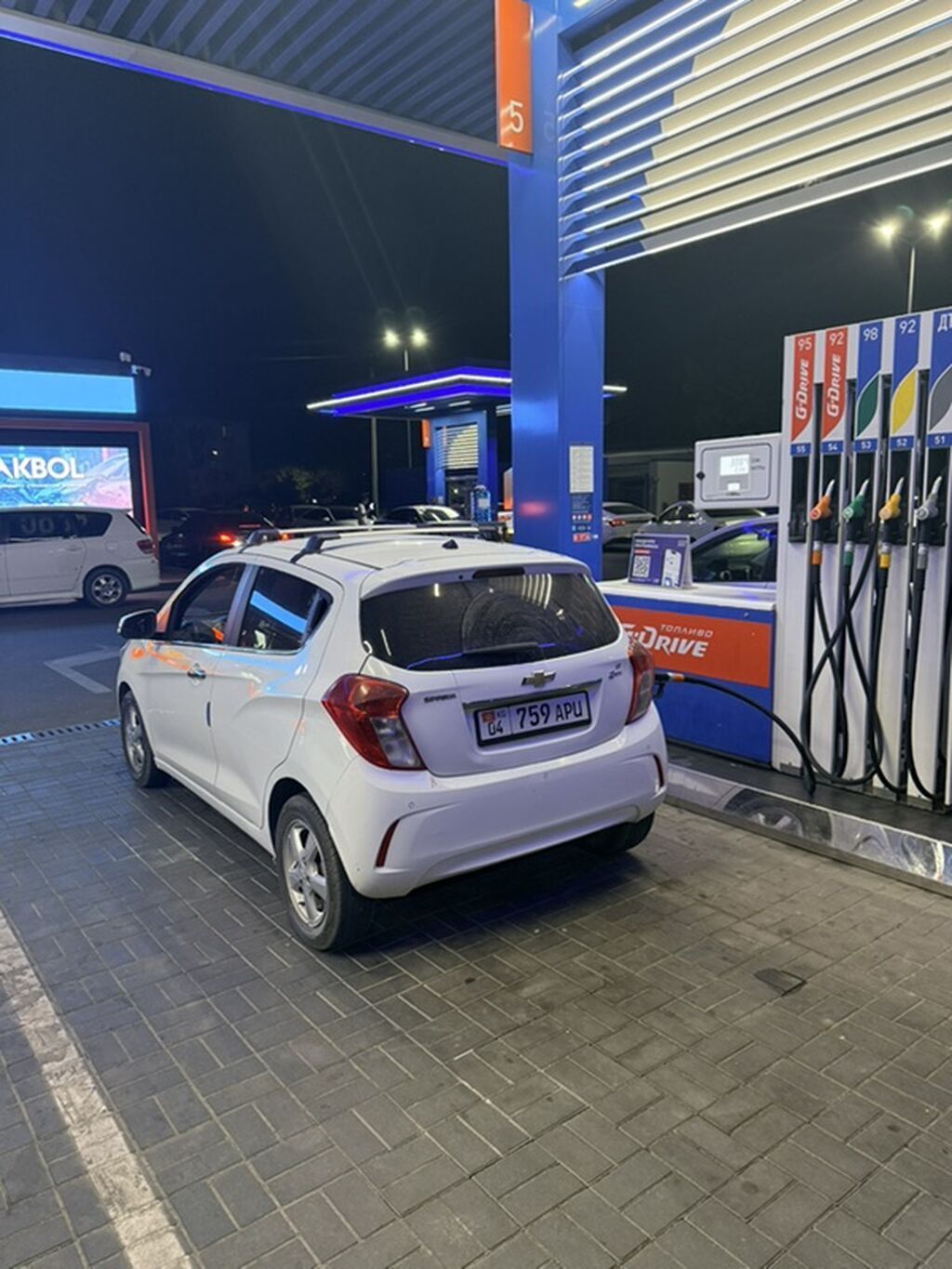 Chevrolet Spark: 2017 г., 1 л, Автомат, Бензин, Хэтчбэк: фото 2