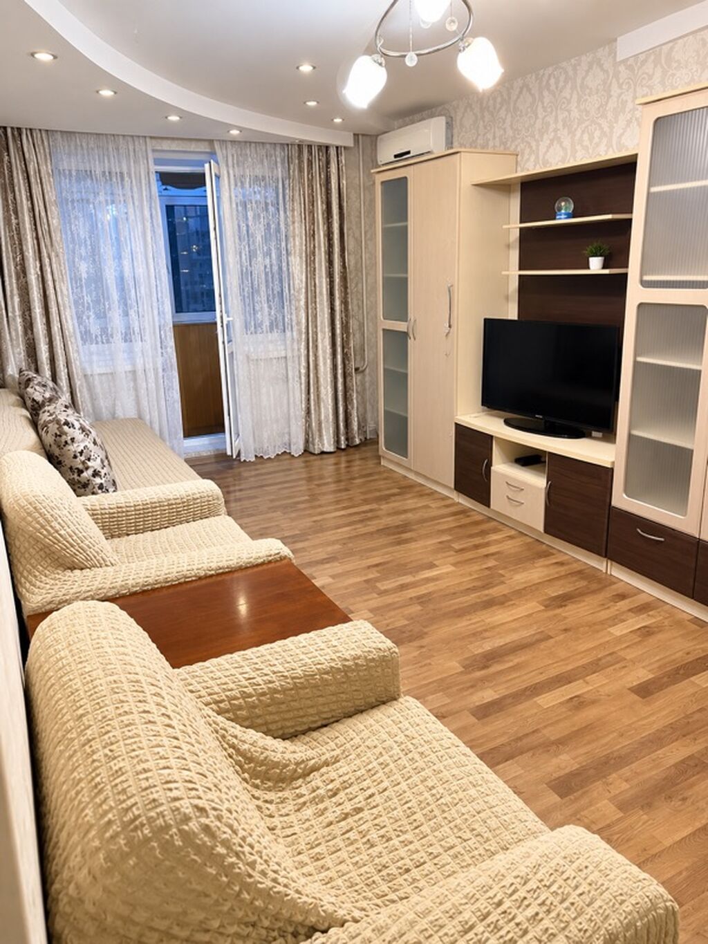 3 комнаты, 58 м², Золотой квадрат 104 серия, 4 этаж: фото 1