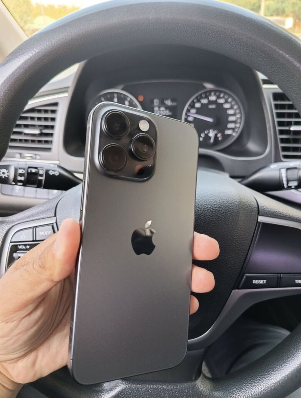 Продам iPhone 15 Pro Max, Space Black: фото 2