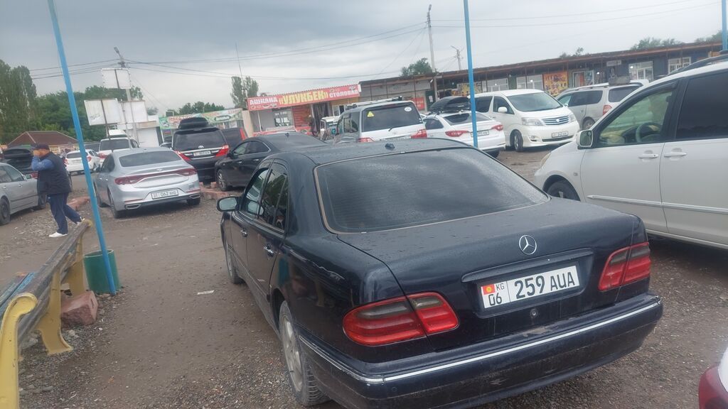 Mercedes-Benz E-Class: 2001 г., Седан: фото 4