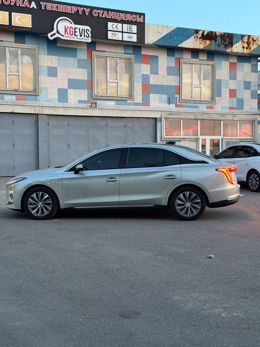 Roewe : 2022 г., 5.5 л, Автомат, Электромобиль, Седан: фото 6