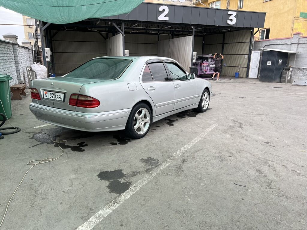 Mercedes-Benz E-Class: 2000 г., 2 л, Механика, Бензин, Седан: фото 3