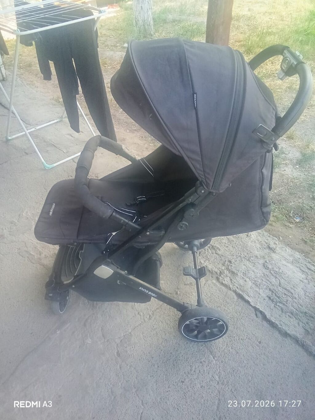 Прогулочная коляска Ining Baby (черная) - Компактная и легкая: фото 6