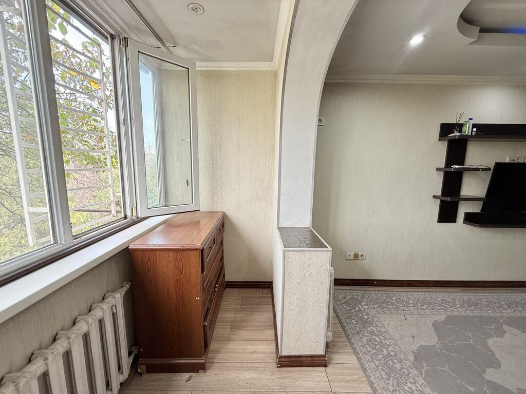 3 комнаты, 63 м², Дордой Плаза ТРЦ 104 серия, 3 этаж, Косметический ремонт: фото 4