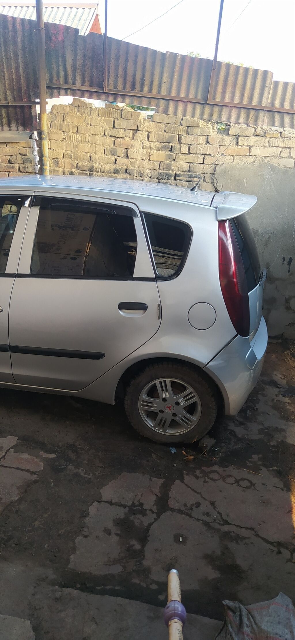 Mitsubishi Colt: 2007 г., 1.1 л, Механика, Бензин, Седан: фото 3