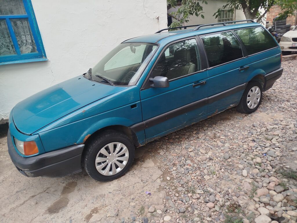 Volkswagen Passat: 1991 г., 1.8 л, Механика, Бензин, Универсал: фото 2