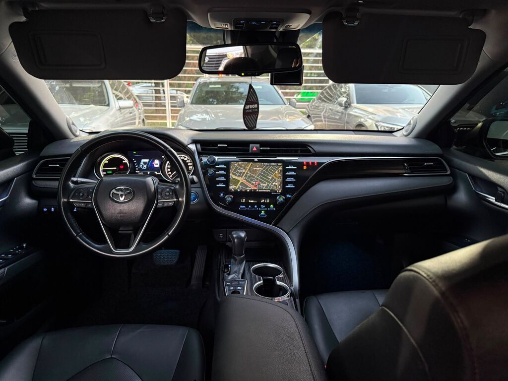 Toyota Camry: 2018 г., 2.5 л, Автомат, Гибрид, Седан: фото 6