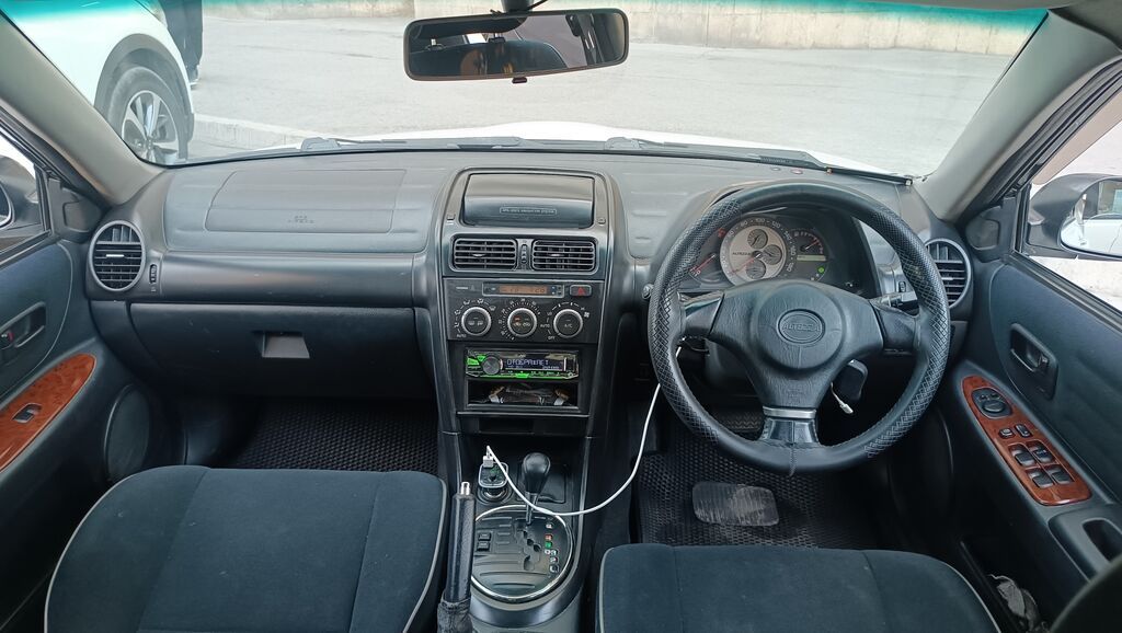 Toyota Altezza: 2003 г., 2 л, Автомат, Бензин, Седан: фото 5