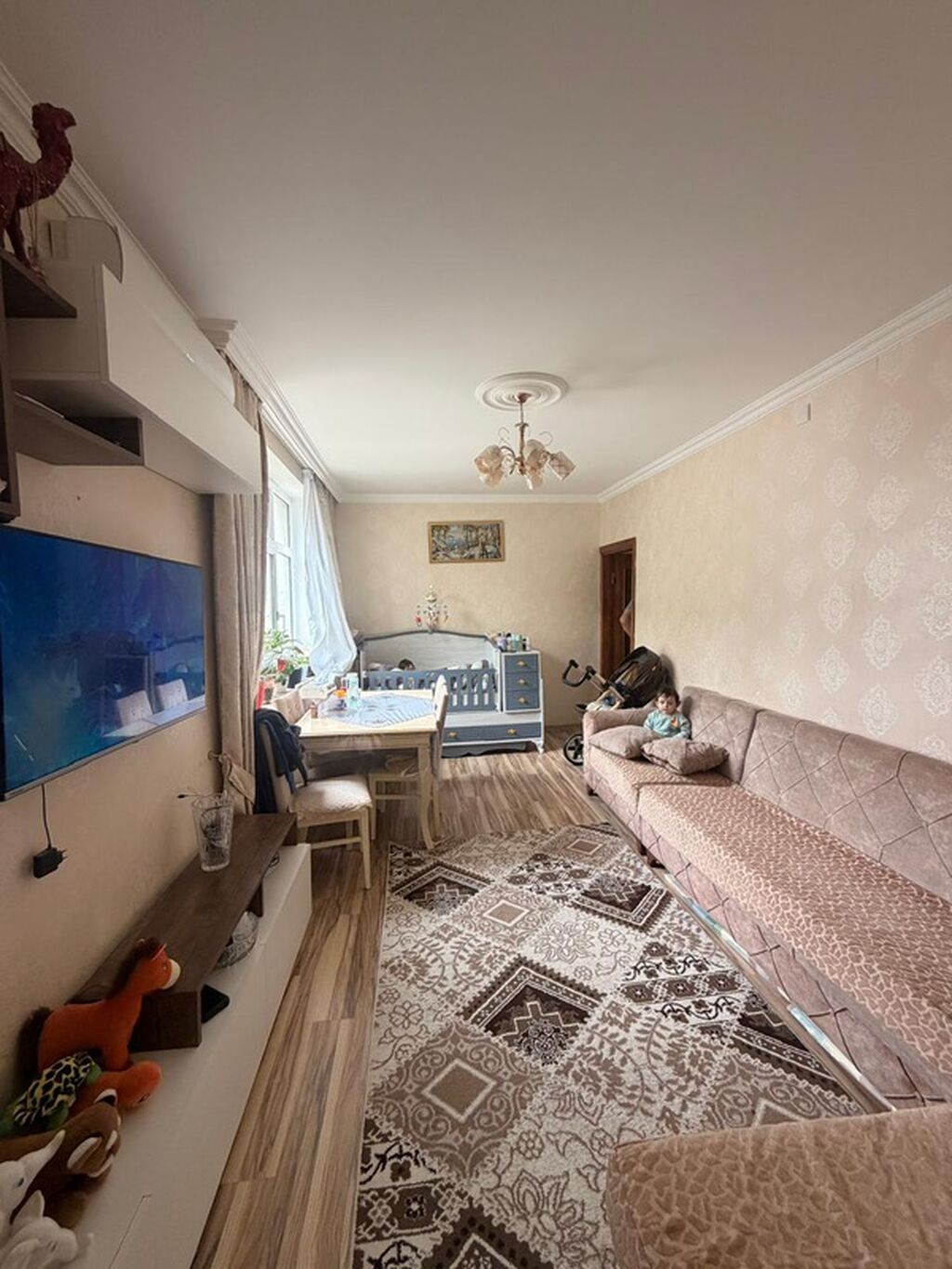 Xirdalqnda merkezde teze bazara yaxin 2-otaqli orta mertebede
