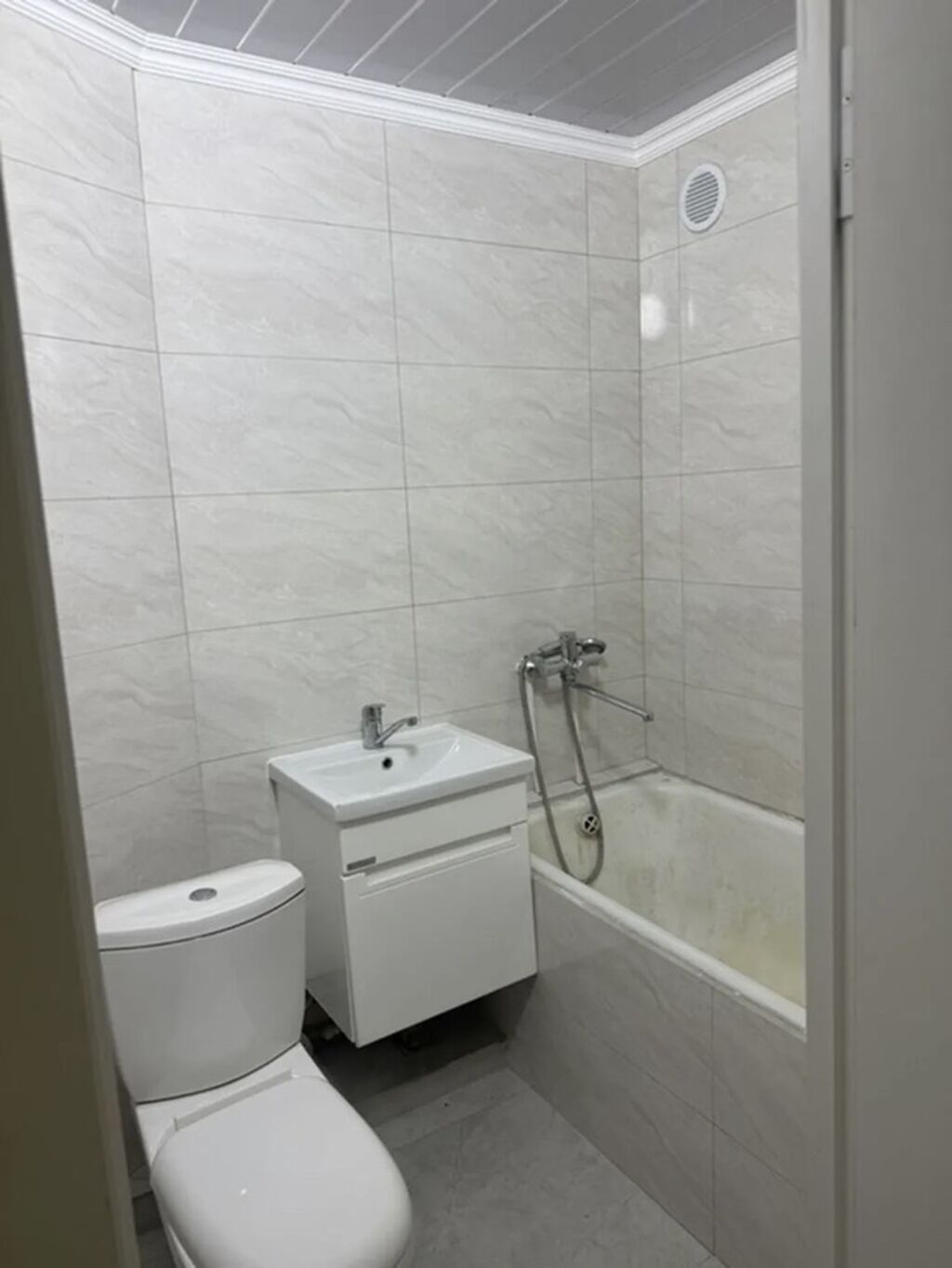 1 комната, 32 м², 6 мкр 104 серия, 1 этаж, Евроремонт: фото 8