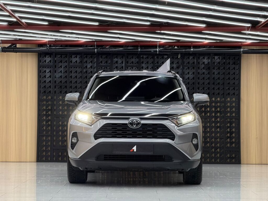 Toyota RAV4: 2019 г., 2.5 л, Автомат, Бензин, Кроссовер: фото 1
