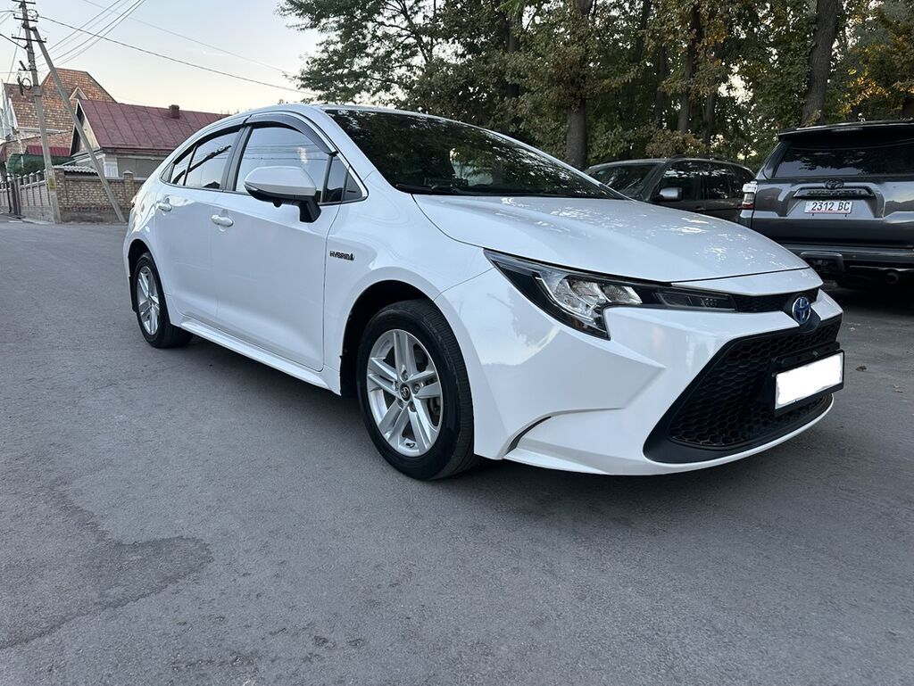 Toyota Levin: 2021 г., 1.8 л, Вариатор, Гибрид, Седан: фото 1