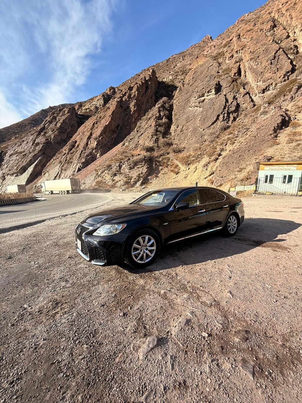 Передний бампер с решеткой радиатора Lexus LS 460 - Оригинальный: фото 2