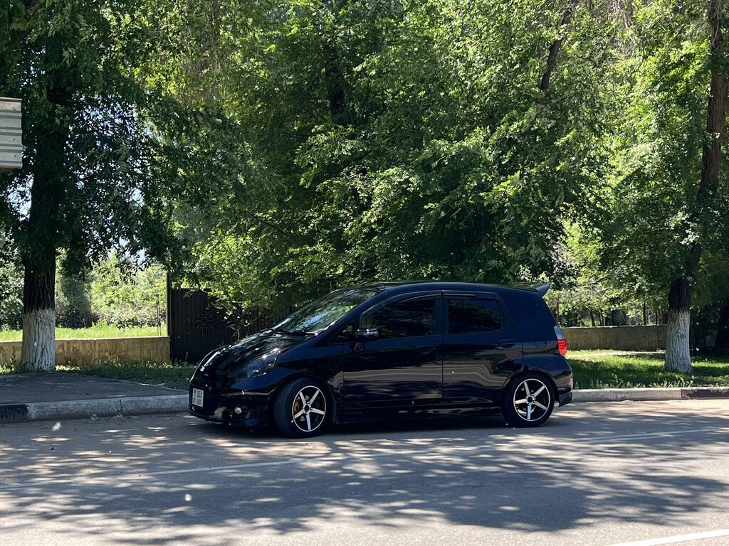 Honda Fit: 2003 г., 1.5 л, Бензин, Хэтчбэк — фото 4