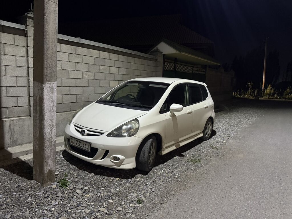 Honda Fit: 2004 г., 1.3 л, Автомат, Бензин, Хэтчбэк: фото 3