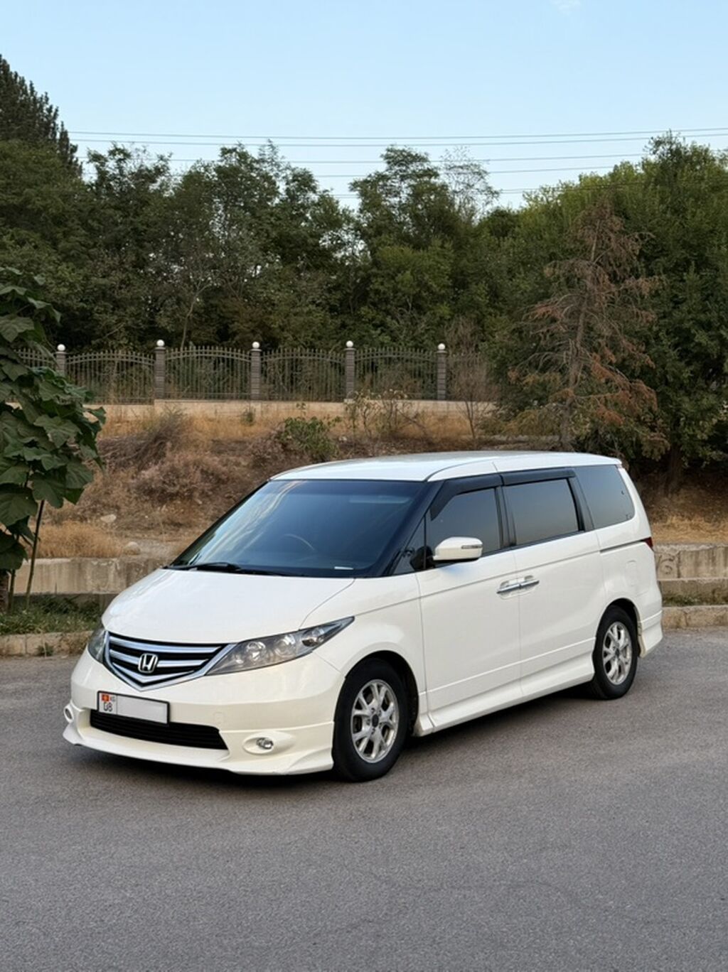 Honda Elysion: 2006 г., 3 л, Автомат, Бензин, Минивэн: фото 2