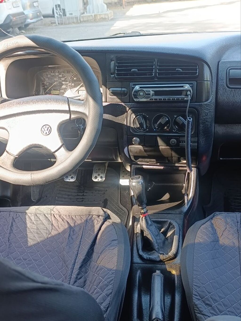 Volkswagen Golf: 1993 г., 1.8 л, Механика, Бензин, Хэтчбэк: фото 7