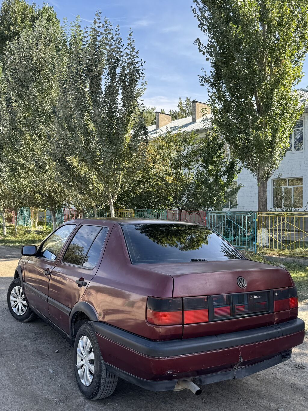 Volkswagen Vento: 1993 г., 1.8 л, Механика, Бензин: фото 2