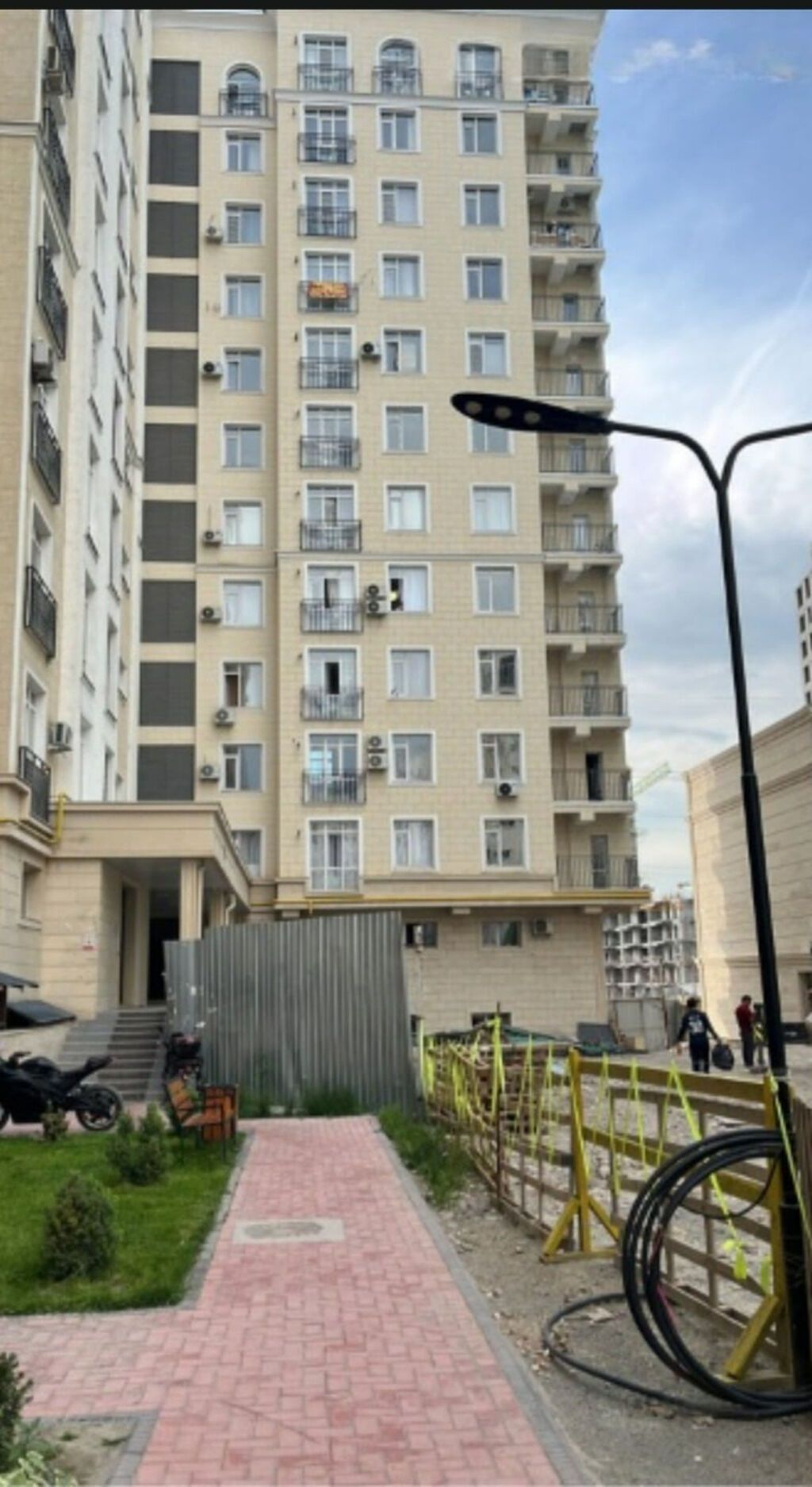 3 комнаты, 94 м², Асанбай мкр Элитка, 2 этаж, Евроремонт: фото 1