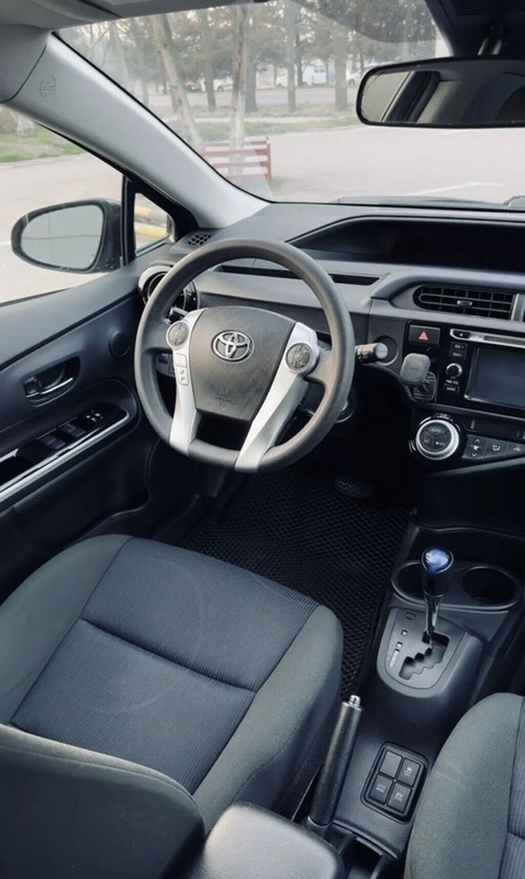 Toyota Aqua: 2017 г., 1.5 л, Вариатор, Гибрид, Хэтчбэк: фото 3