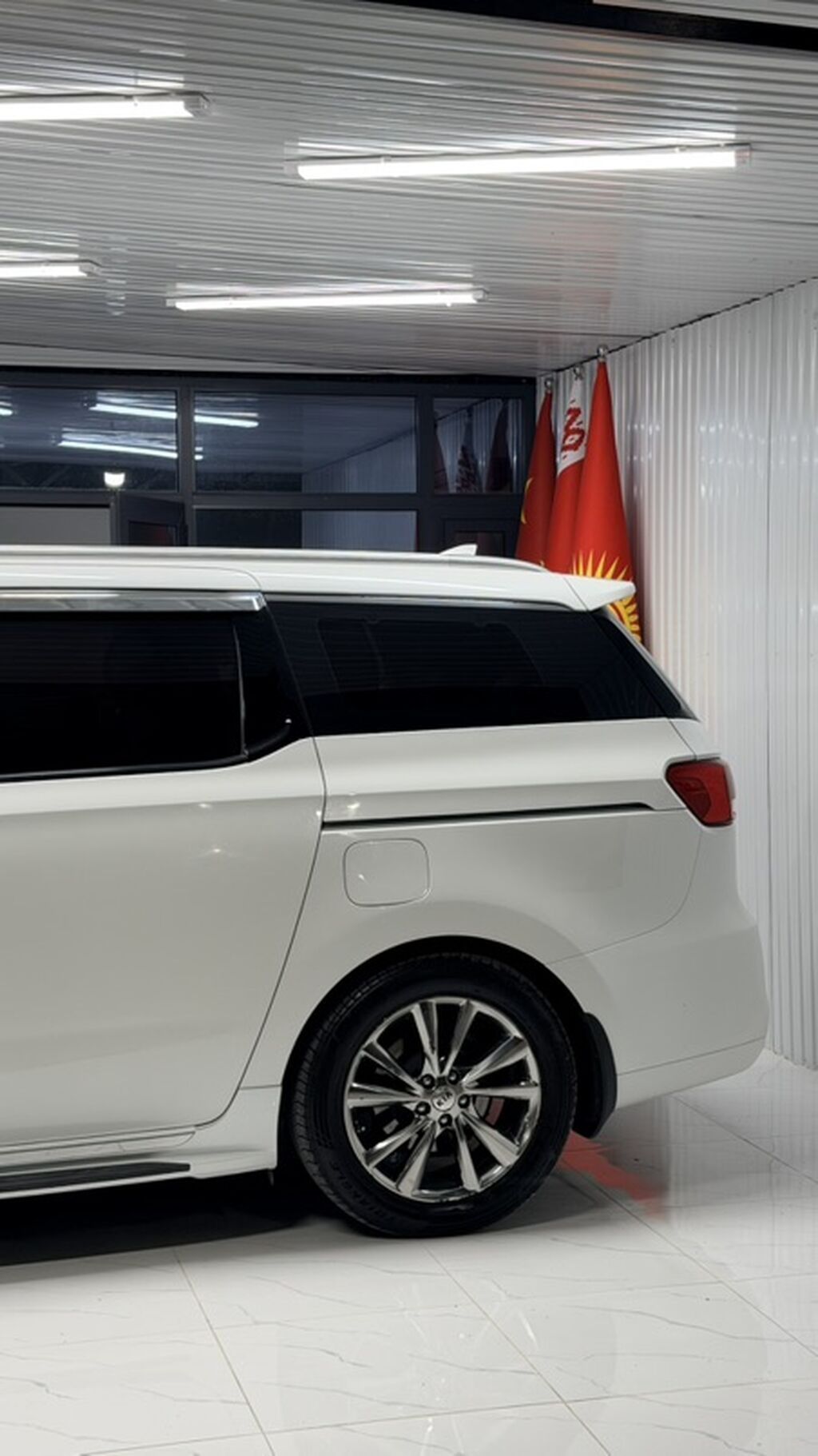 Kia Carnival: 2019 г., 2.2 л, Автомат, Дизель, Минивэн: фото 2