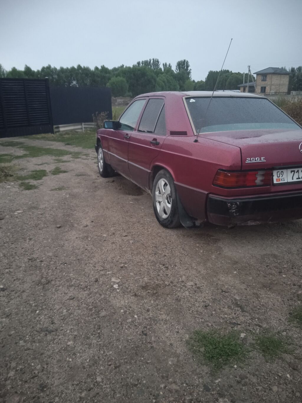 Mercedes-Benz 190: 1990 г., 2 л, Механика, Бензин, Седан: фото 7