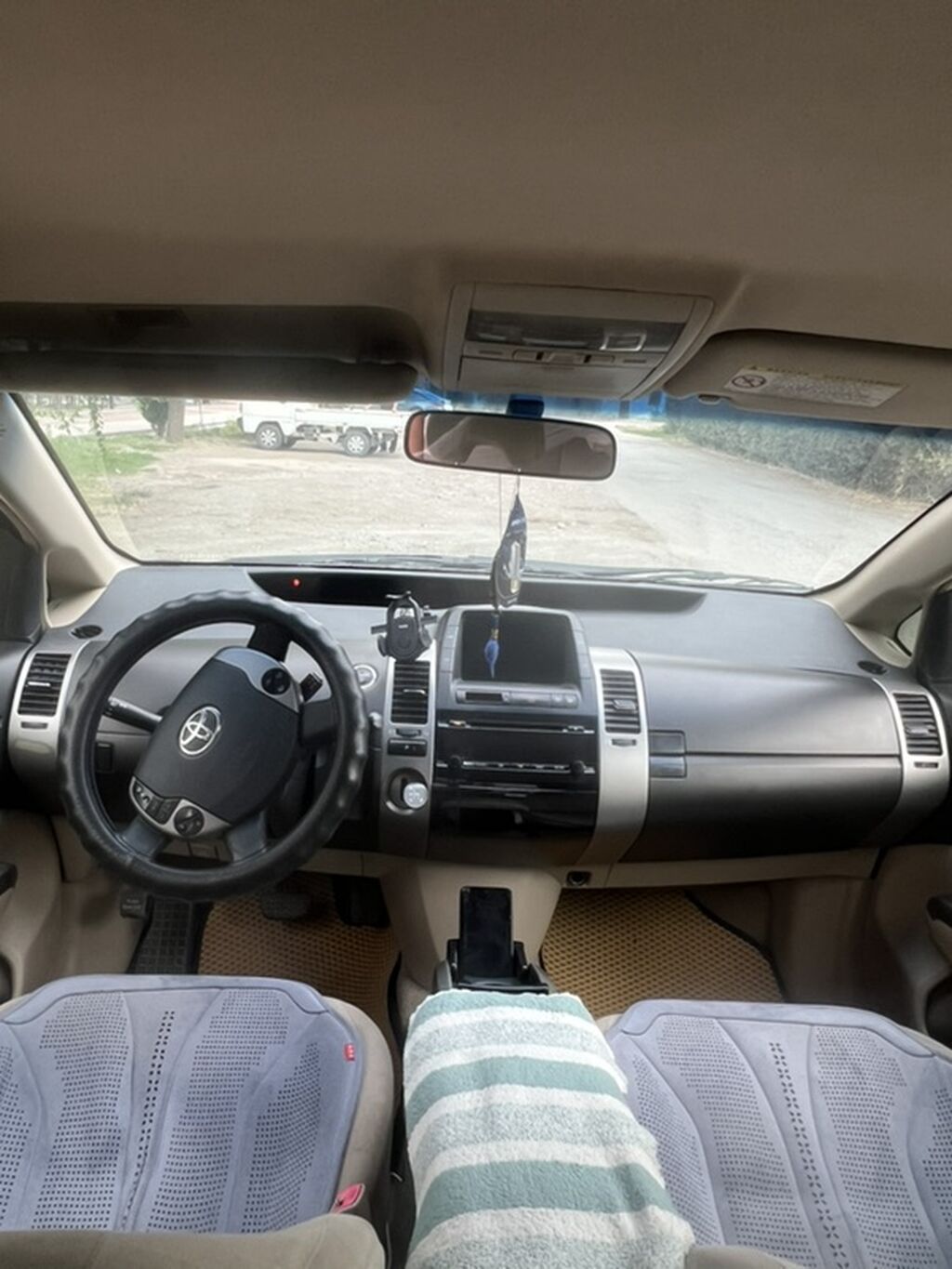 Toyota Prius: 2005 г., 1.5 л, Автомат, Гибрид, Хэтчбэк: фото 5